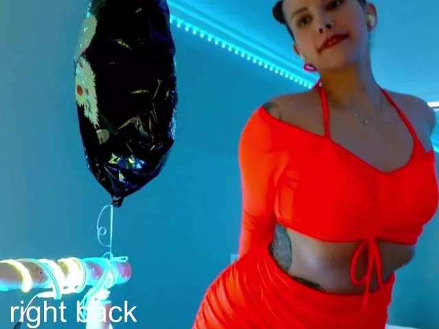 -VikkiL0vesCheese- on BongaCams 