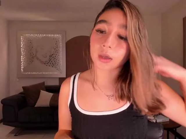 AdharaMoretti on BongaCams 