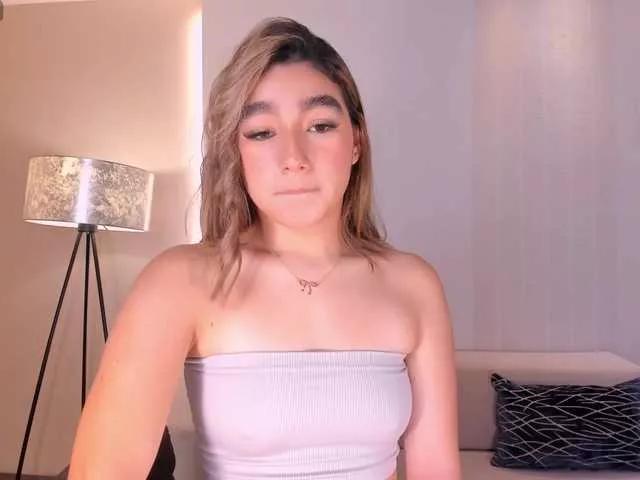 AdharaMoretti on BongaCams 