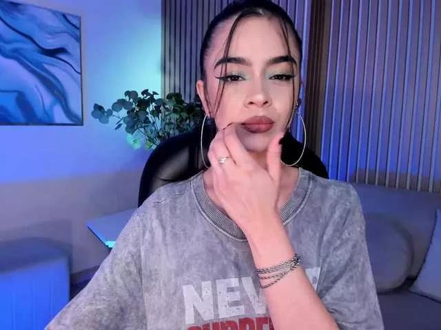 AlanaCraft on BongaCams 