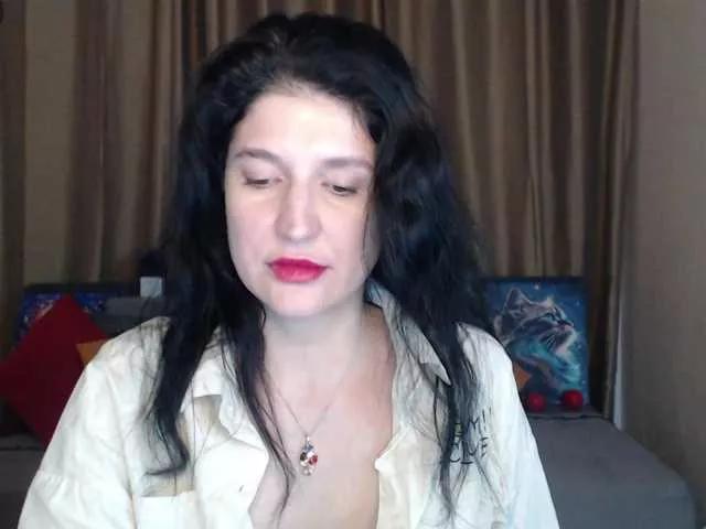 AliannaSoloKisses on BongaCams 