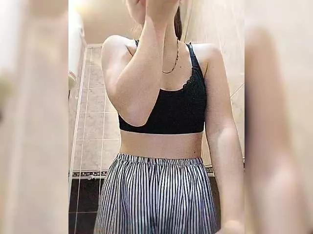 AlinaLili on BongaCams