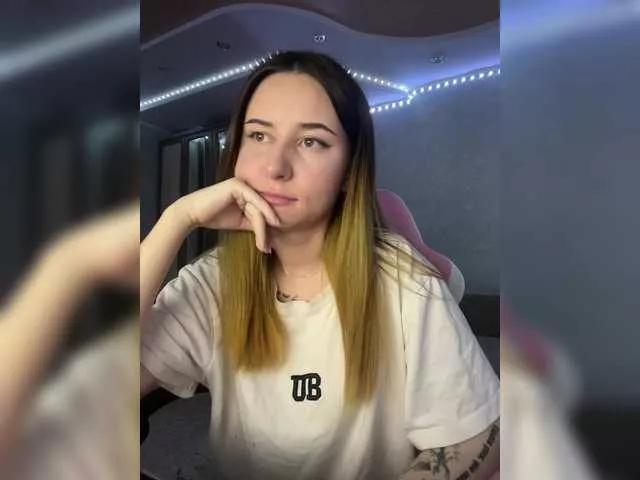 Alisa21-1 on BongaCams 