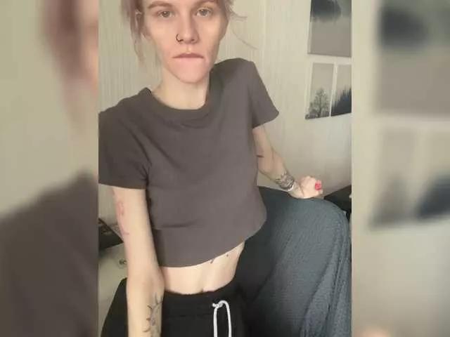 alvarezaur on BongaCams 