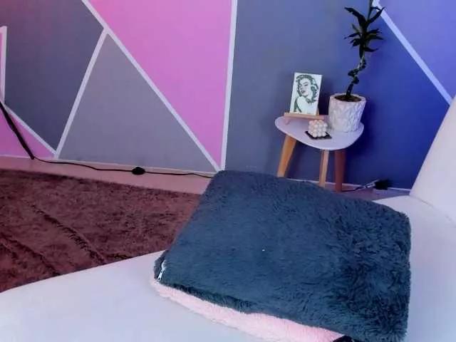 AmaliaCruss on BongaCams 