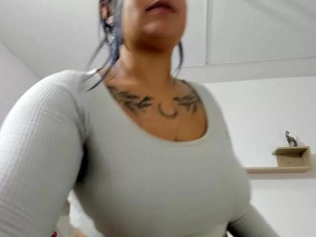 Ameliie on BongaCams 