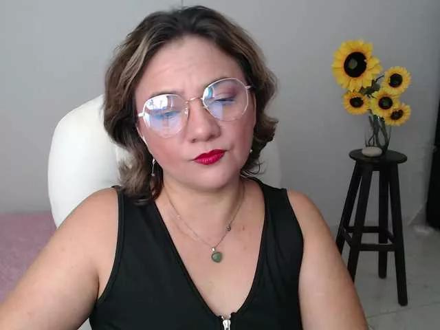 ana-milf on BongaCams 