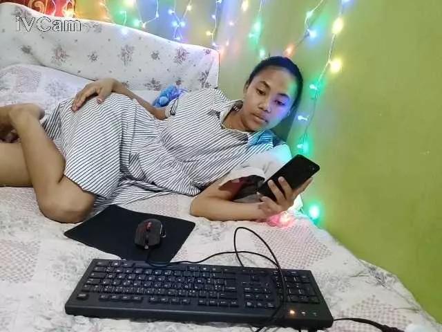 anaiss on BongaCams 