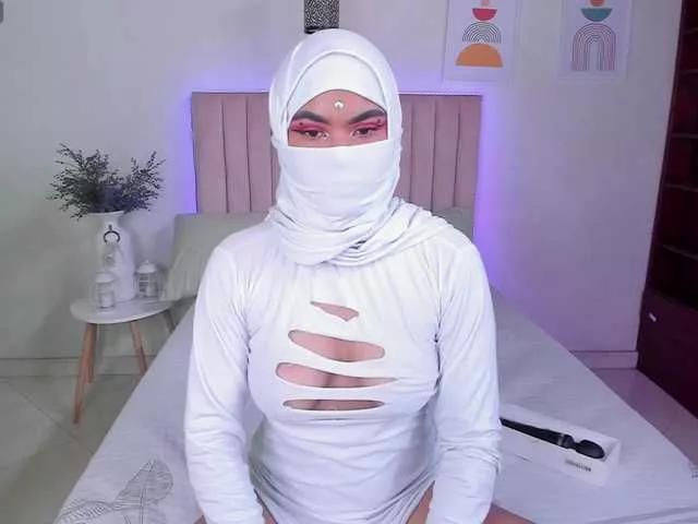 Aura-cuutee on BongaCams 