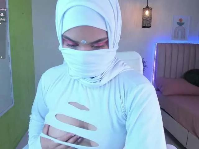 Aura-cuutee on BongaCams 