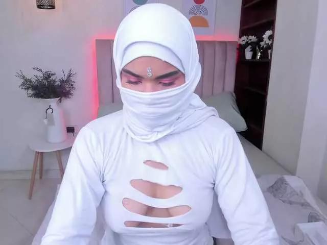 Aura-cuutee on BongaCams 