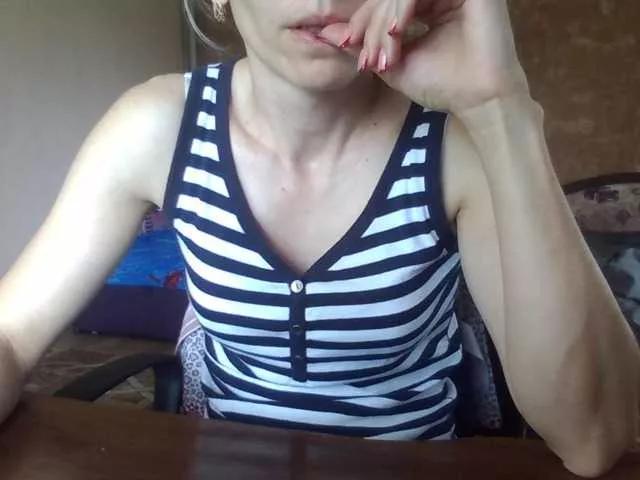 BabyLove4432 on BongaCams 