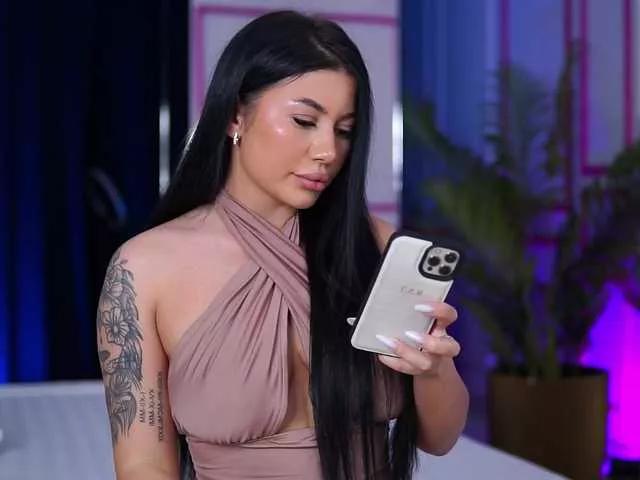 BabyUnholly on BongaCams 