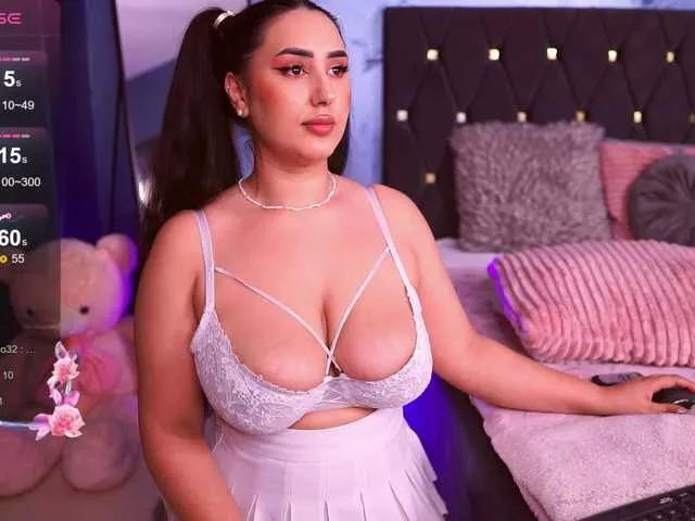 BellaDoyle on BongaCams 