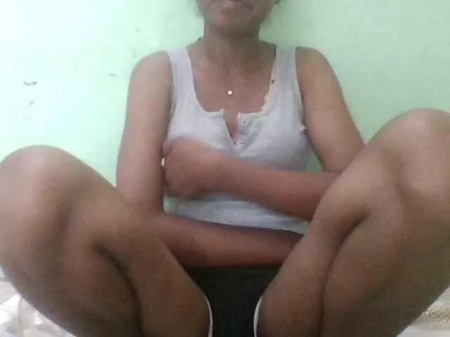 Berthine on BongaCams 