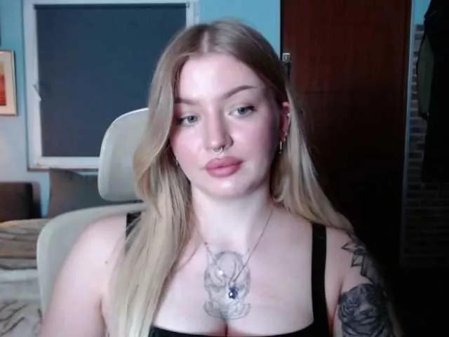 CamilaLove on BongaCams 