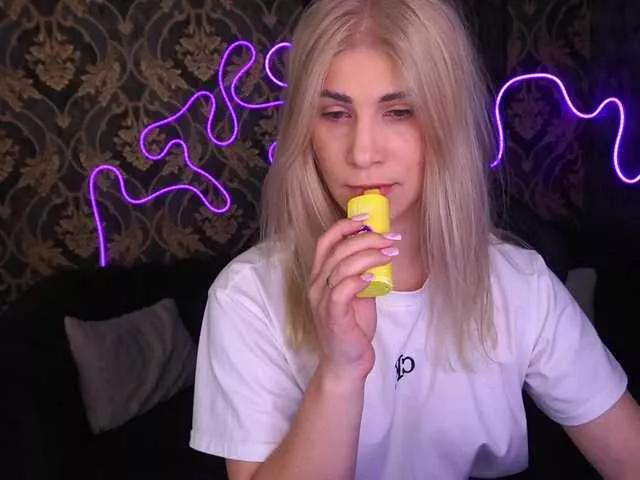 CassandraGood on BongaCams 