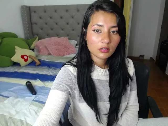catalinahounn on BongaCams 