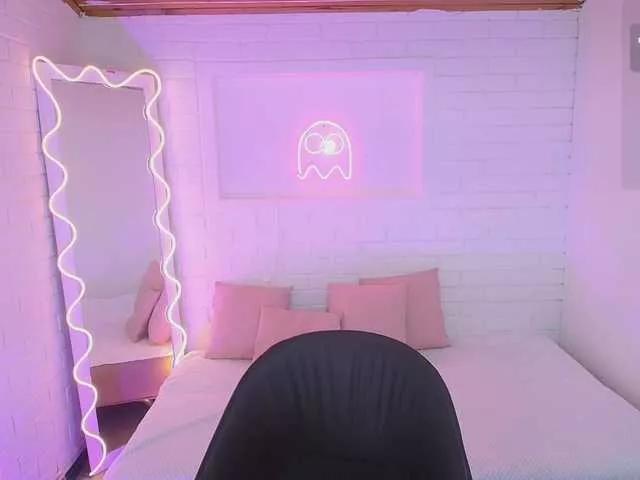Chiara-tay on BongaCams 
