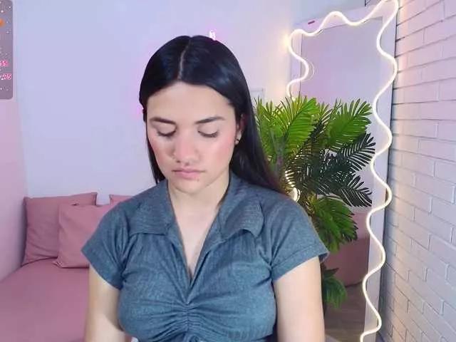 Chiara-tay on BongaCams 