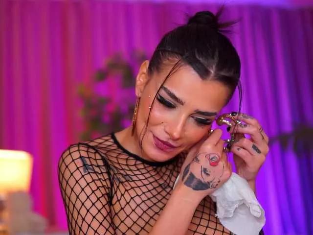 ChicaOra on BongaCams