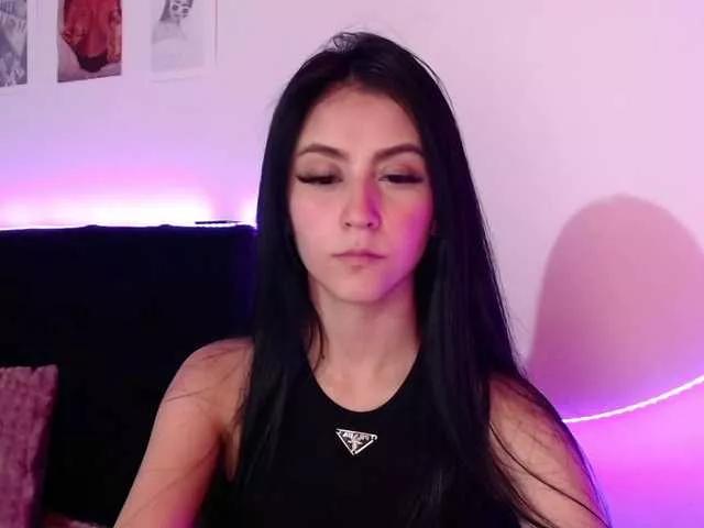 Coraliinee on BongaCams 