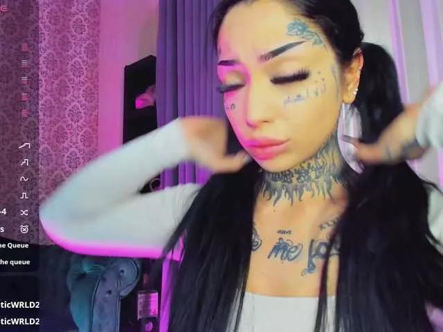 CreamyInkk on BongaCams 