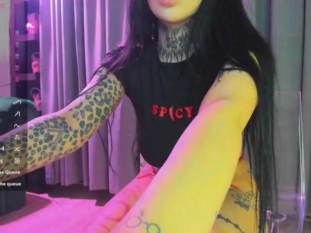 CreamyInkk on BongaCams 