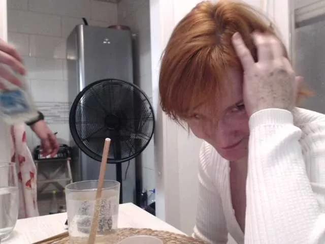 Creme-de-la-Penis on BongaCams 