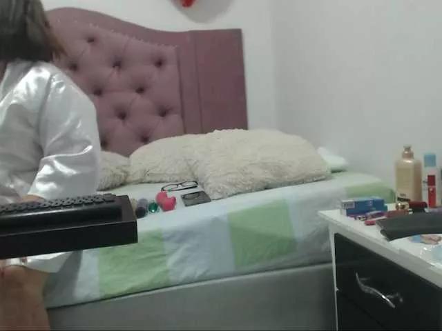 Cristalmilf1 on BongaCams 