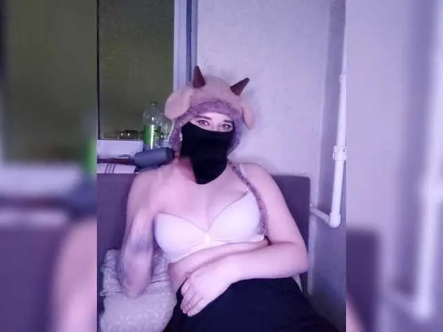 Offline Cutie-Patoot1e on BongaCams