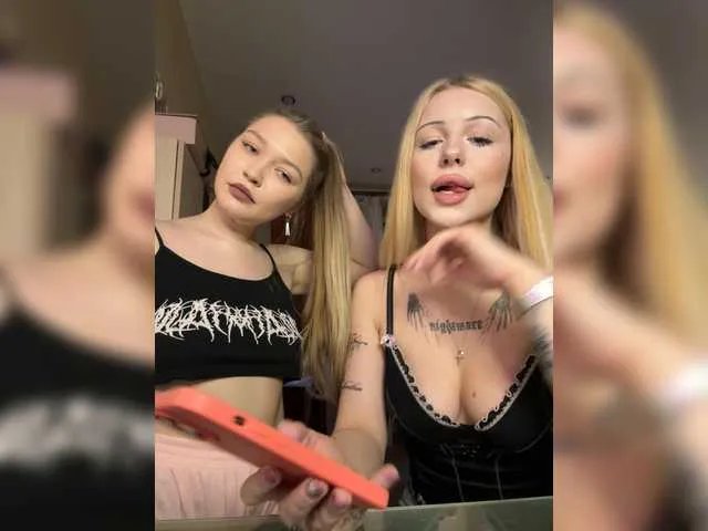 Offline CutieMolly on BongaCams