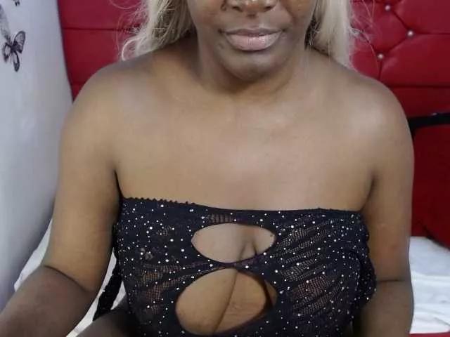 dannajonez on BongaCams 