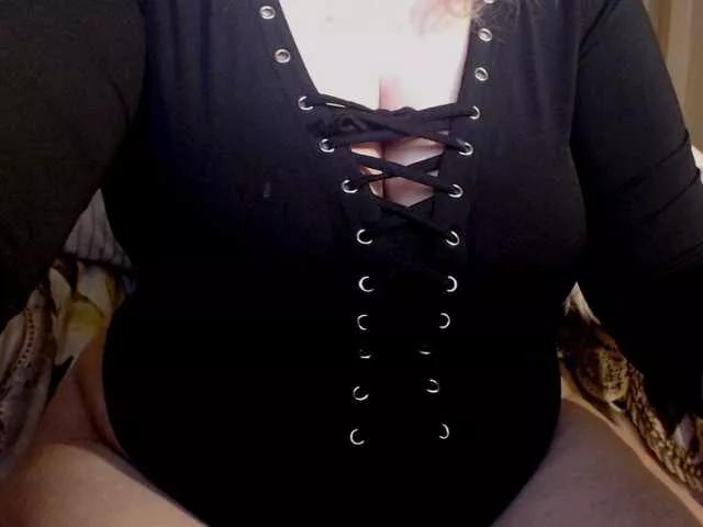 DivineBlond on BongaCams 
