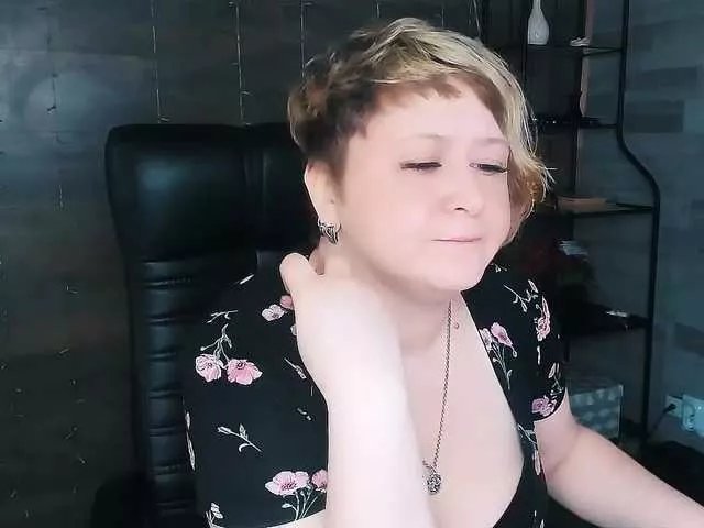 dolories on BongaCams