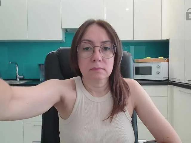 dulcesiomar8 on BongaCams
