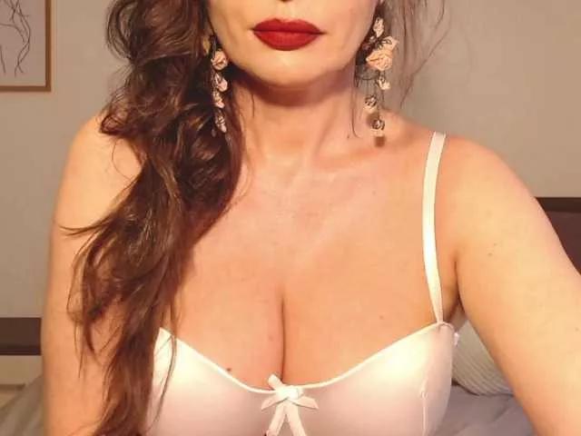 ellaine on BongaCams 
