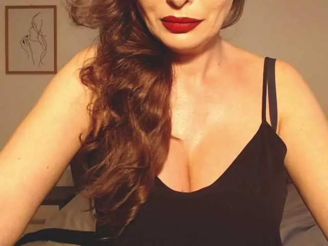ellaine on BongaCams 