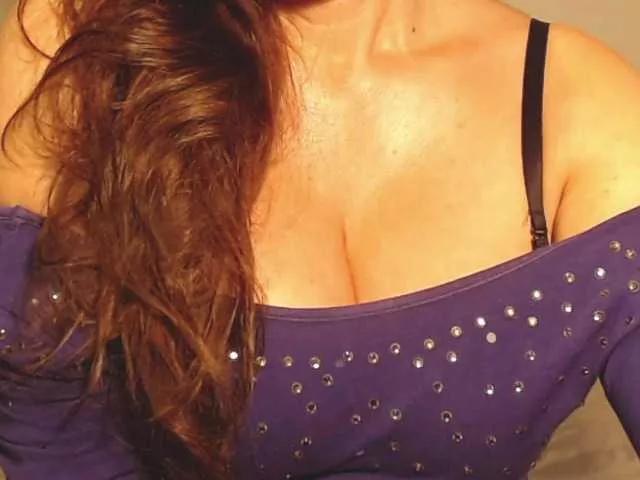 ellaine on BongaCams 