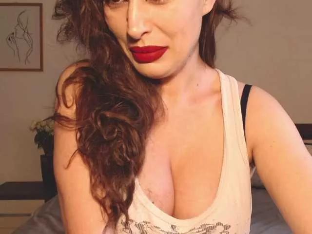 ellaine on BongaCams 