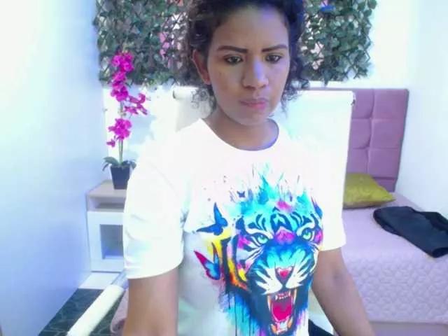 Ellie-Alves on BongaCams 