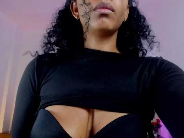 Ellie-Alves on BongaCams 