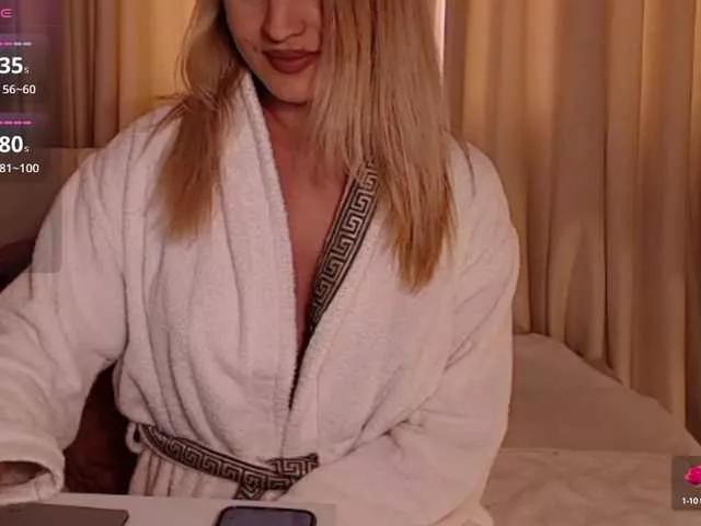 EmillyGreen1 on BongaCams 