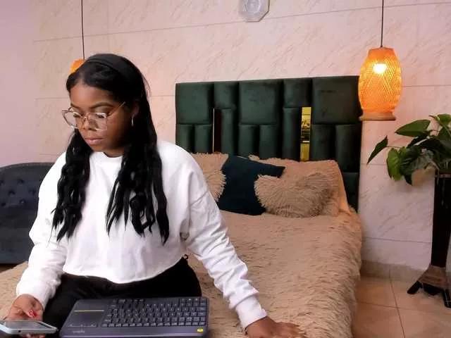 Emilyy-Williamss on BongaCams 