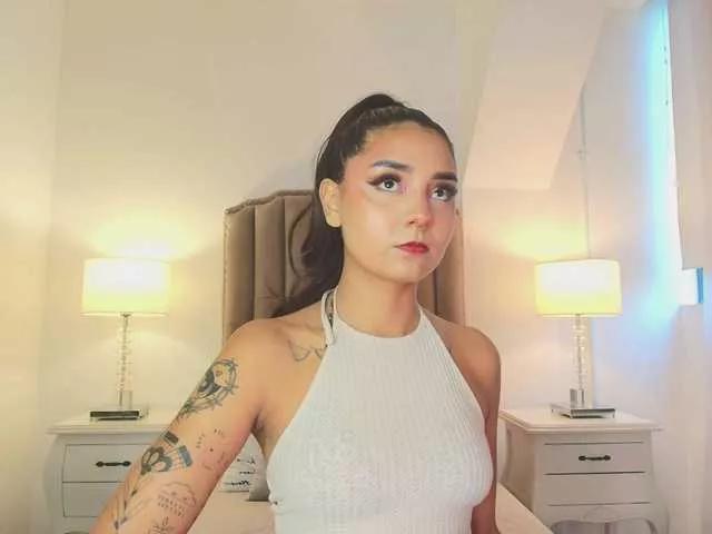 Emma-Torres1 on BongaCams 