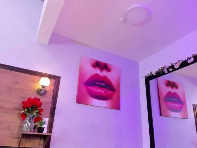 EmmaBaker on BongaCams 