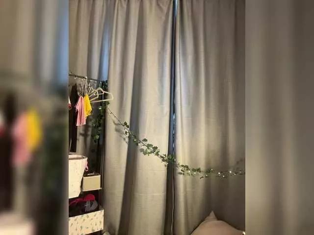 EmmaCrystall on BongaCams 