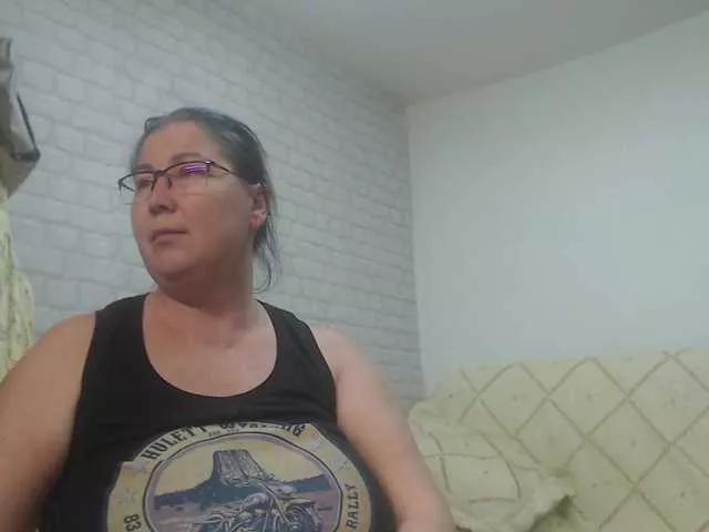 emmasquirt69 on BongaCams 