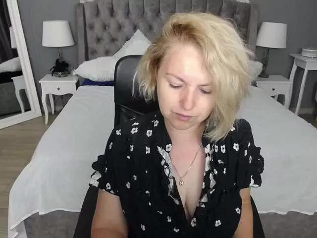 EmmaXPark on BongaCams 