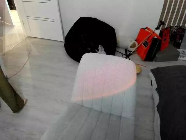 emololli on BongaCams 